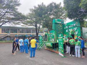 hoat dong quang cao o truong hoc