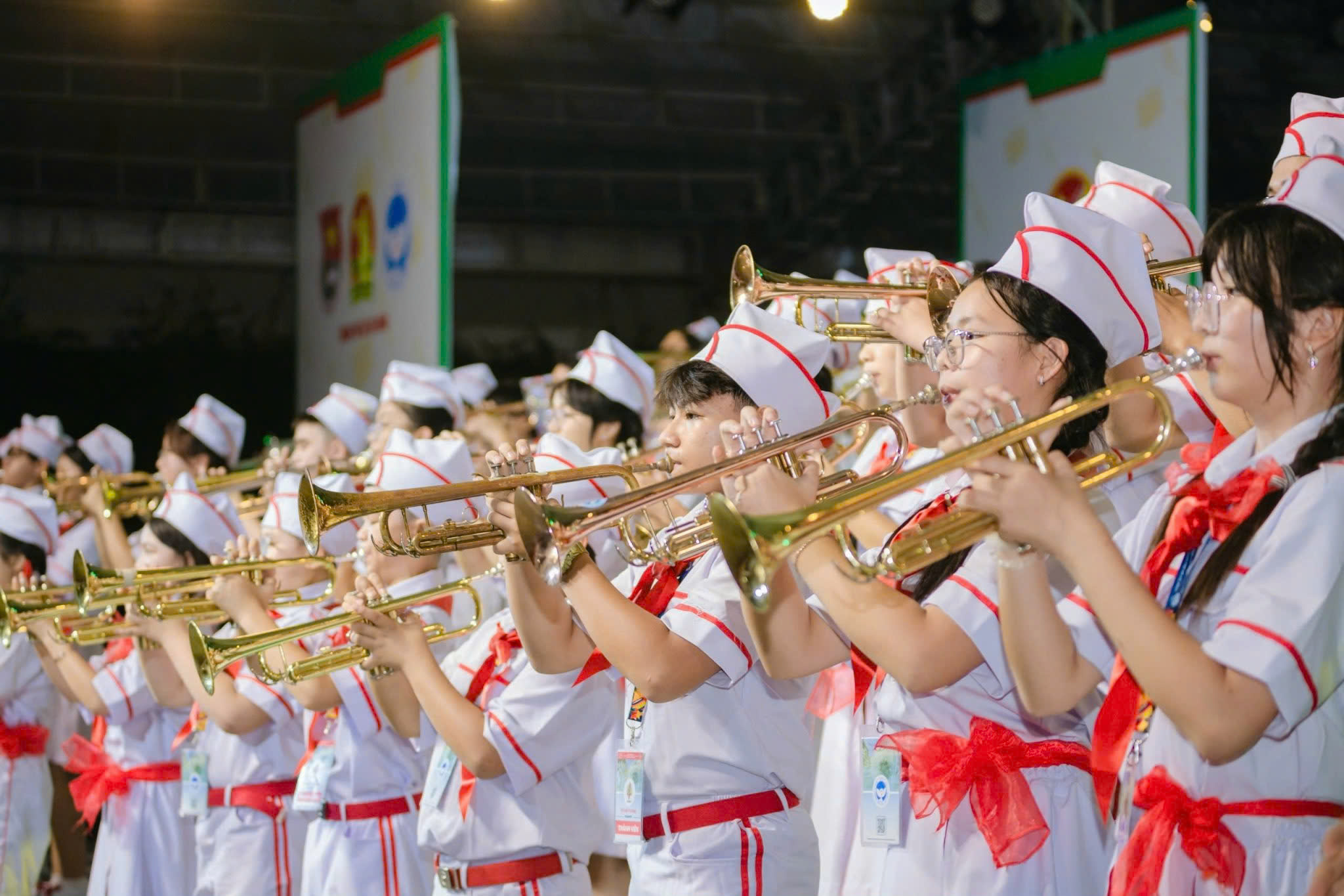 Quảng cáo trường học miền Nam - tiếng kèn đội ta